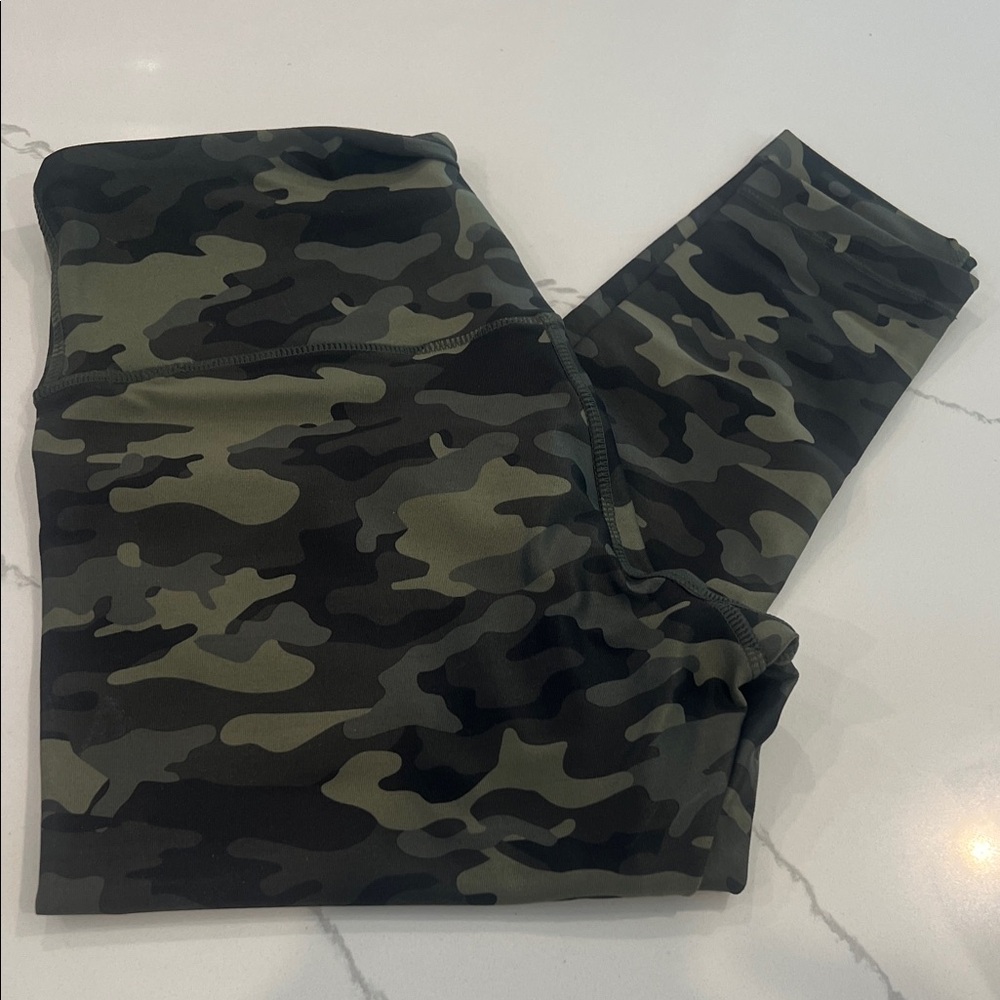 NEW! Camo Leggings